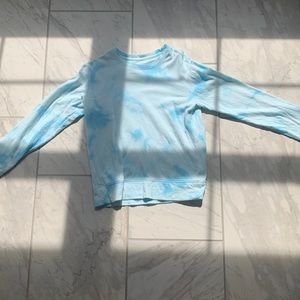 Athleta girl size L/12 tie died crew neck with thumb holes on sleeves